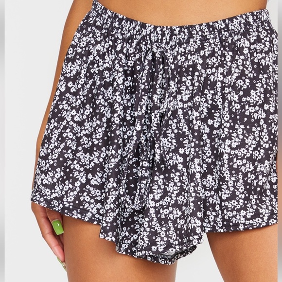 Black Floral Print Drawstring Floaty Short - Picture 4 of 5